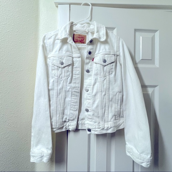 White Denim Levi’s Jacket